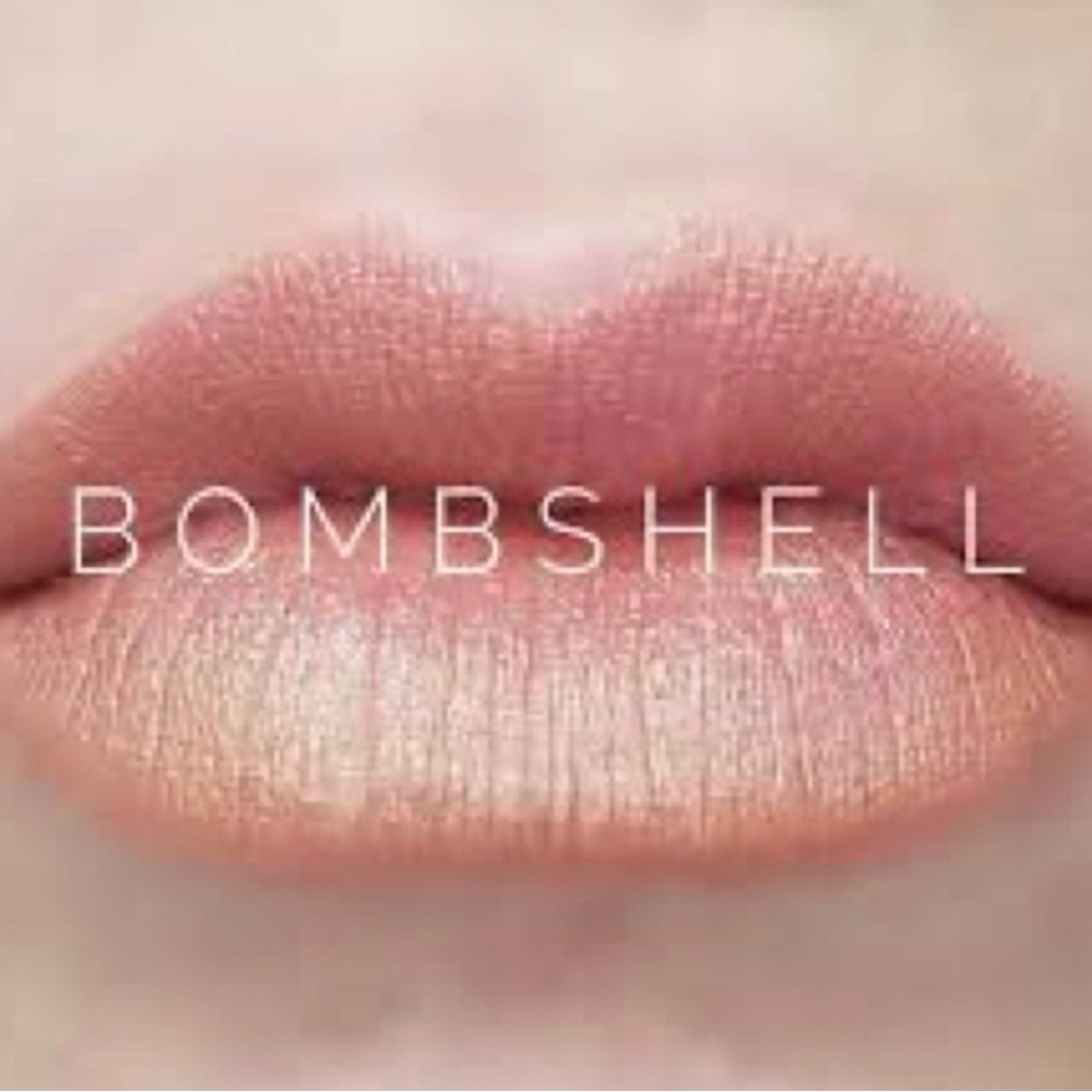 Lipsense by Senegence. Shade: Bombshell Midi (.2fl oz). NWT.